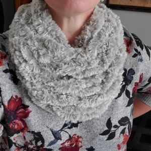 SOFTEST EVER Faux Fur arm knit scarf cowl!!